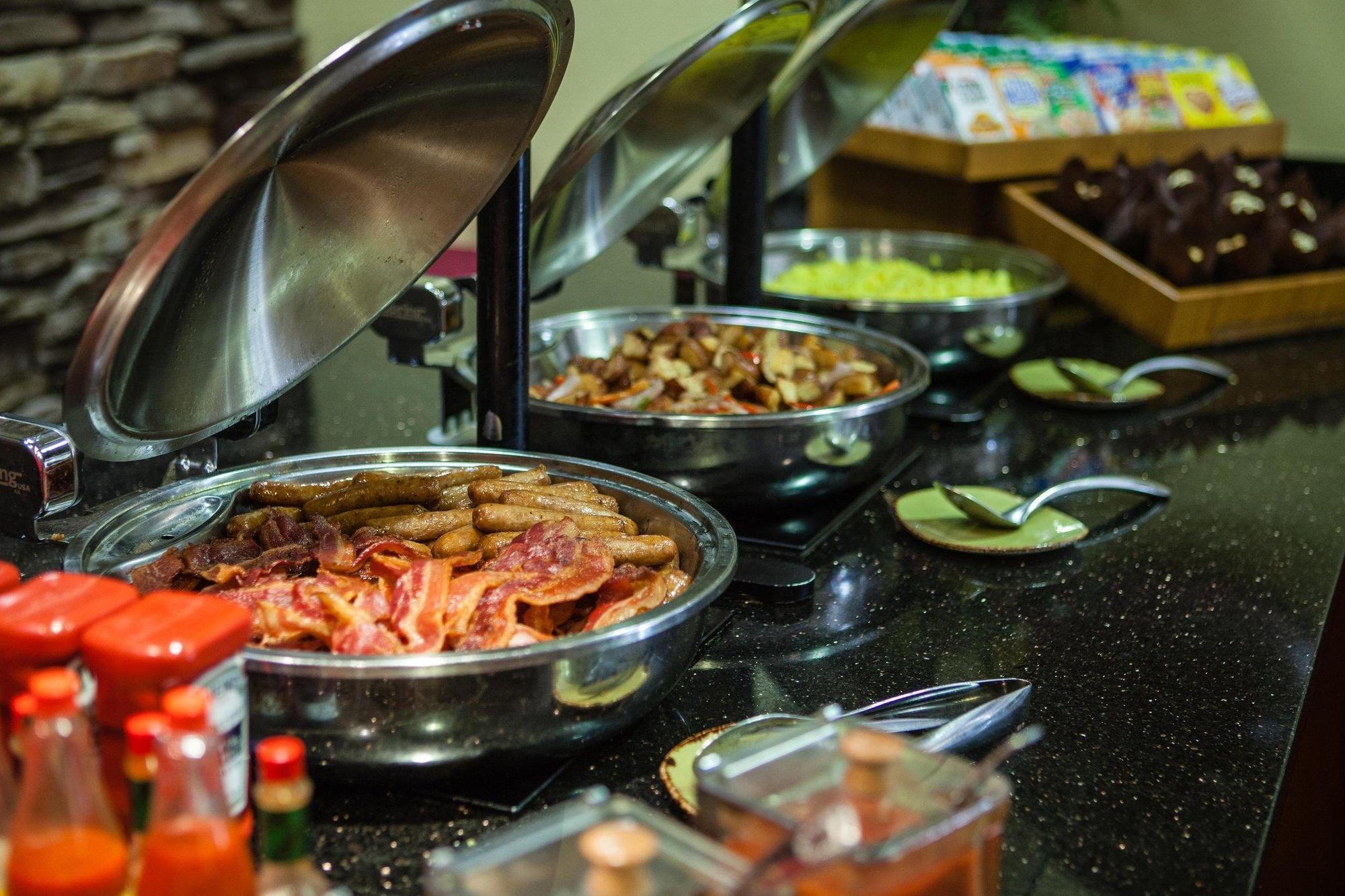 Hotel Doubletree By Hilton Atlanta Airport College Park Zewnętrze zdjęcie