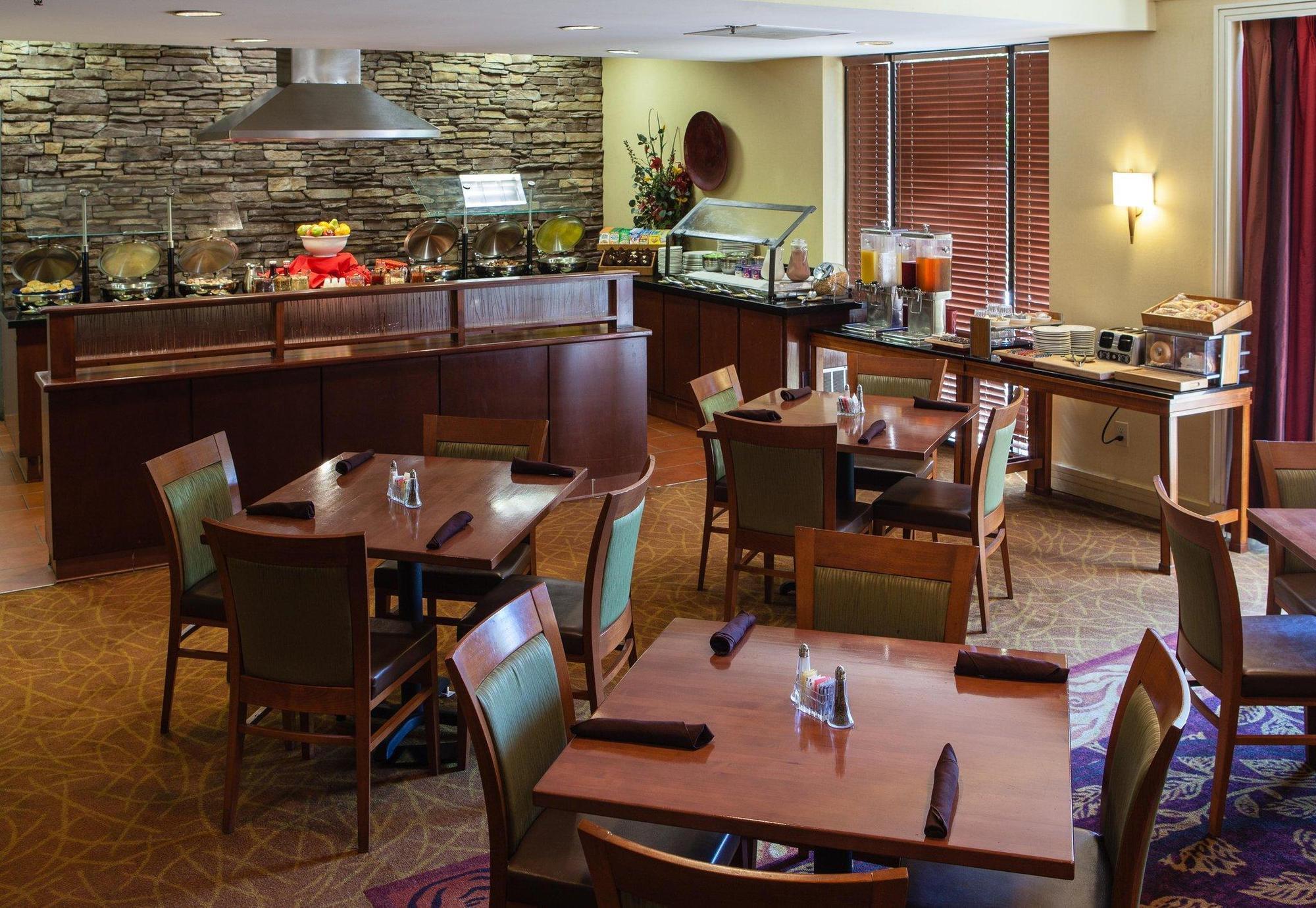 Hotel Doubletree By Hilton Atlanta Airport College Park Zewnętrze zdjęcie